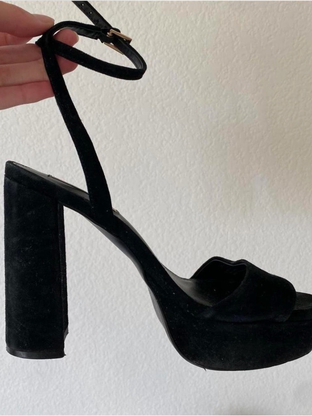 Steve Madden Lessa black suede heels US 8